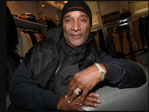 Hire Paul Mooney for an event.