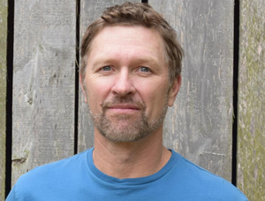 Hire Craig Morgan for an event.