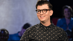 Hire Moshe Kasher for an event.