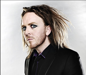 Hire Tim Minchin for an event.