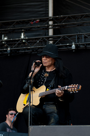 Hire Sixto Rodriguez for an event.