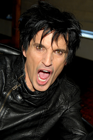 Hire Tommy Lee for an event.