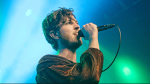 Hire Oscar & The Wolf for an event.