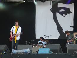 Hire The Courteeners for an event.